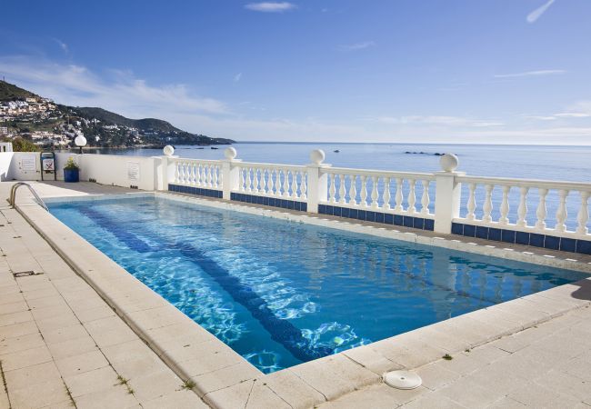 Ferienwohnung in Rosas / Roses - Ariadna - Piso, Vista al mar y Piscina Comunitaria