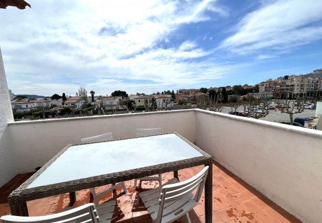 Ferienwohnung in Empuriabrava - SAN MORI 4-5 - Piso grande terraza y 3 habitacione