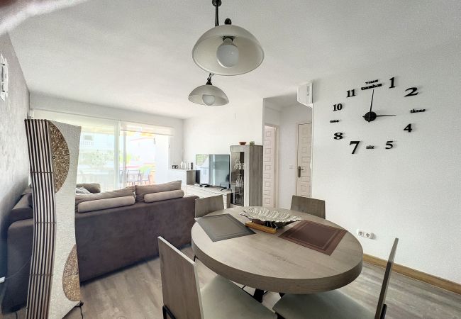 Ferienwohnung in Empuriabrava - OASIS 9 Bel appartement proche plage