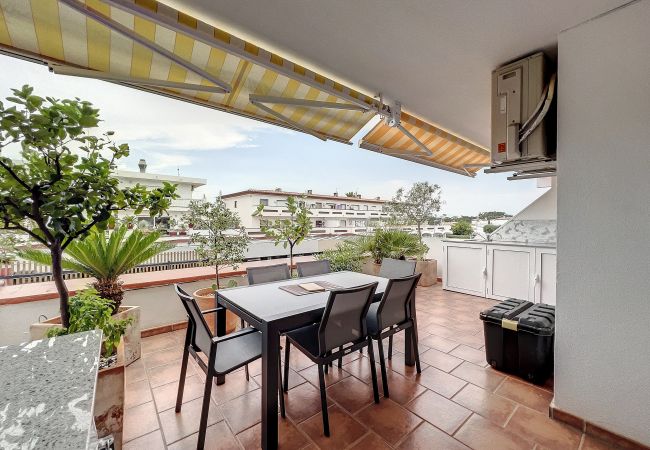 Ferienwohnung in Empuriabrava - OASIS 9 Bel appartement proche plage