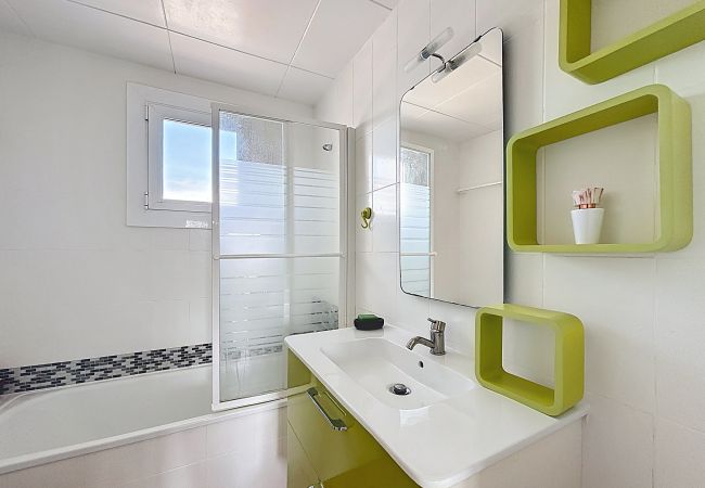 Ferienwohnung in Rosas / Roses - Sol y Playa 4-1 / Piso muy bonito y reformado con