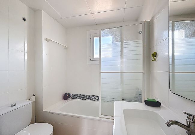 Ferienwohnung in Rosas / Roses - Sol y Playa 4-1 / Piso muy bonito y reformado con