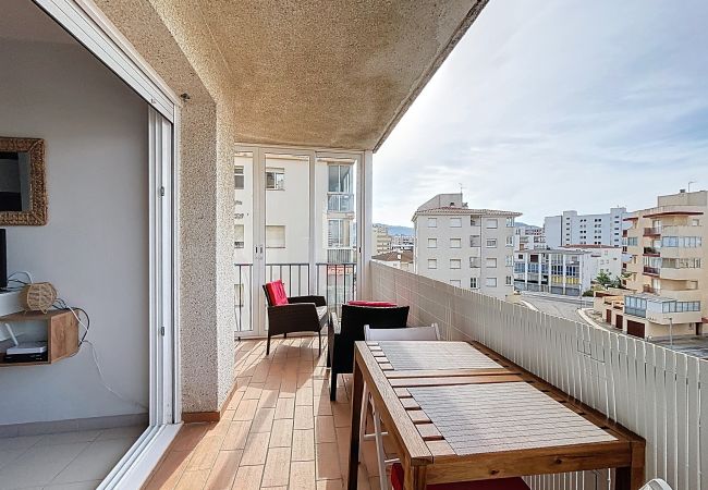 Ferienwohnung in Rosas / Roses - Sol y Playa 4-1 / Piso muy bonito y reformado con