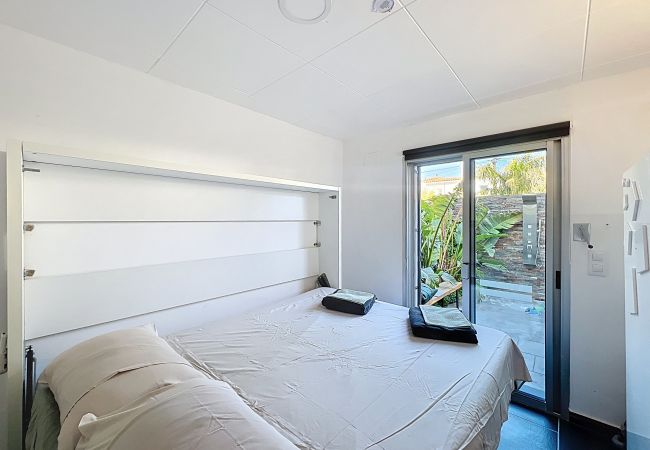 Ferienhaus in Empuriabrava - Canal  - Magnifica Villa con piscina privada y a