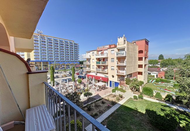 Ferienwohnung in Empuriabrava - GR Reserva 17-2-12 - Piso muy cerca de la Playa