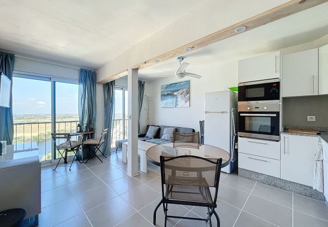 Ferienwohnung in Empuriabrava - KARINA 19G-Piso Moderno, Muy cerca de la playa