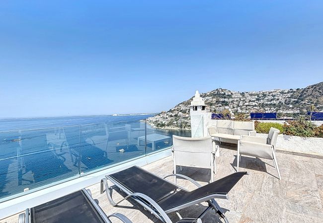 Ferienhaus in Rosas / Roses - ROSALES – Casa vistas al mar y piscina comunitari