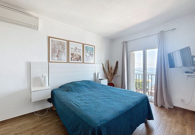 Ferienhaus in Rosas / Roses - ROSALES – Casa vistas al mar y piscina comunitari